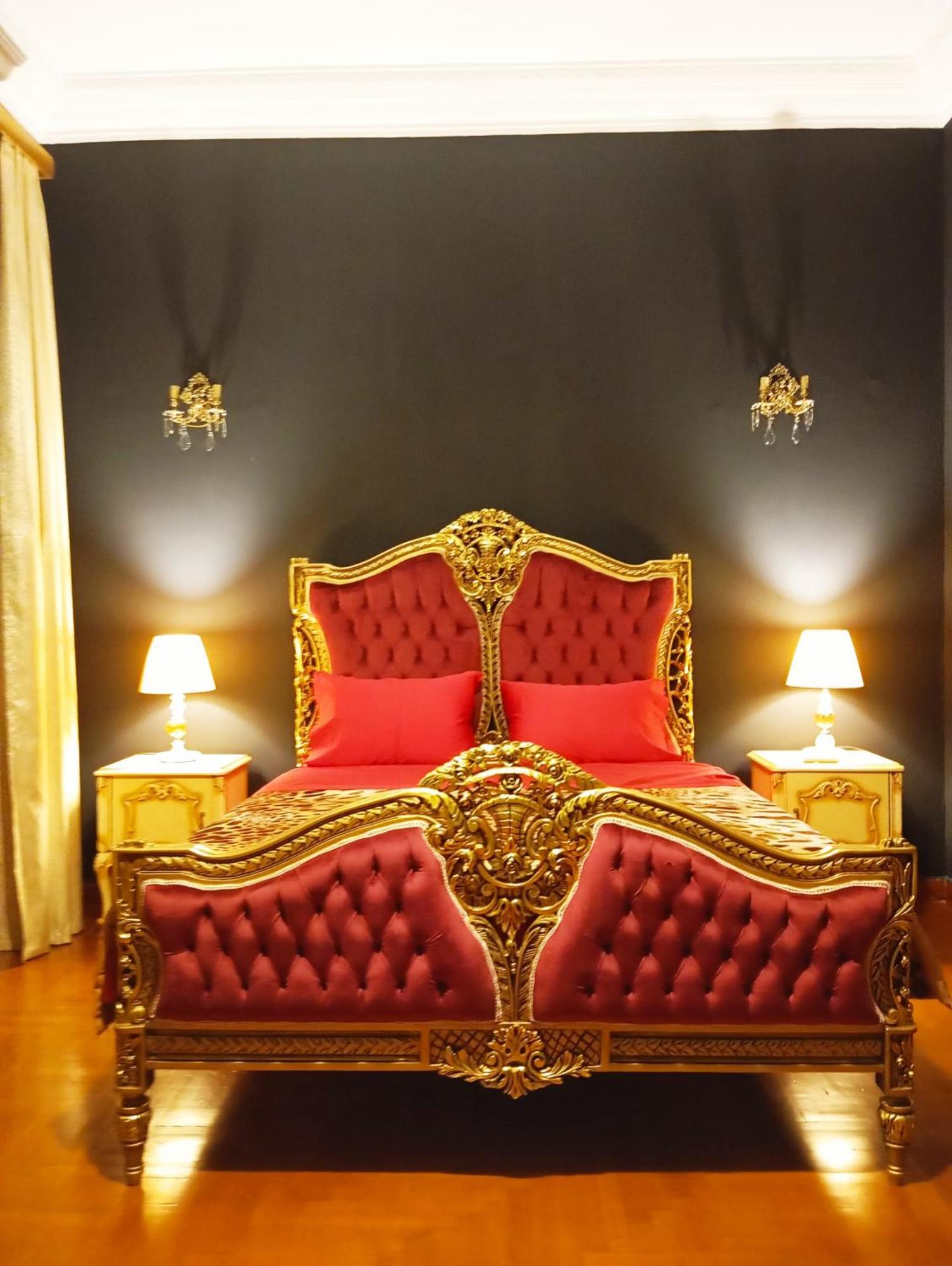 Iris Baroque Apartment Elefsína Buitenkant foto