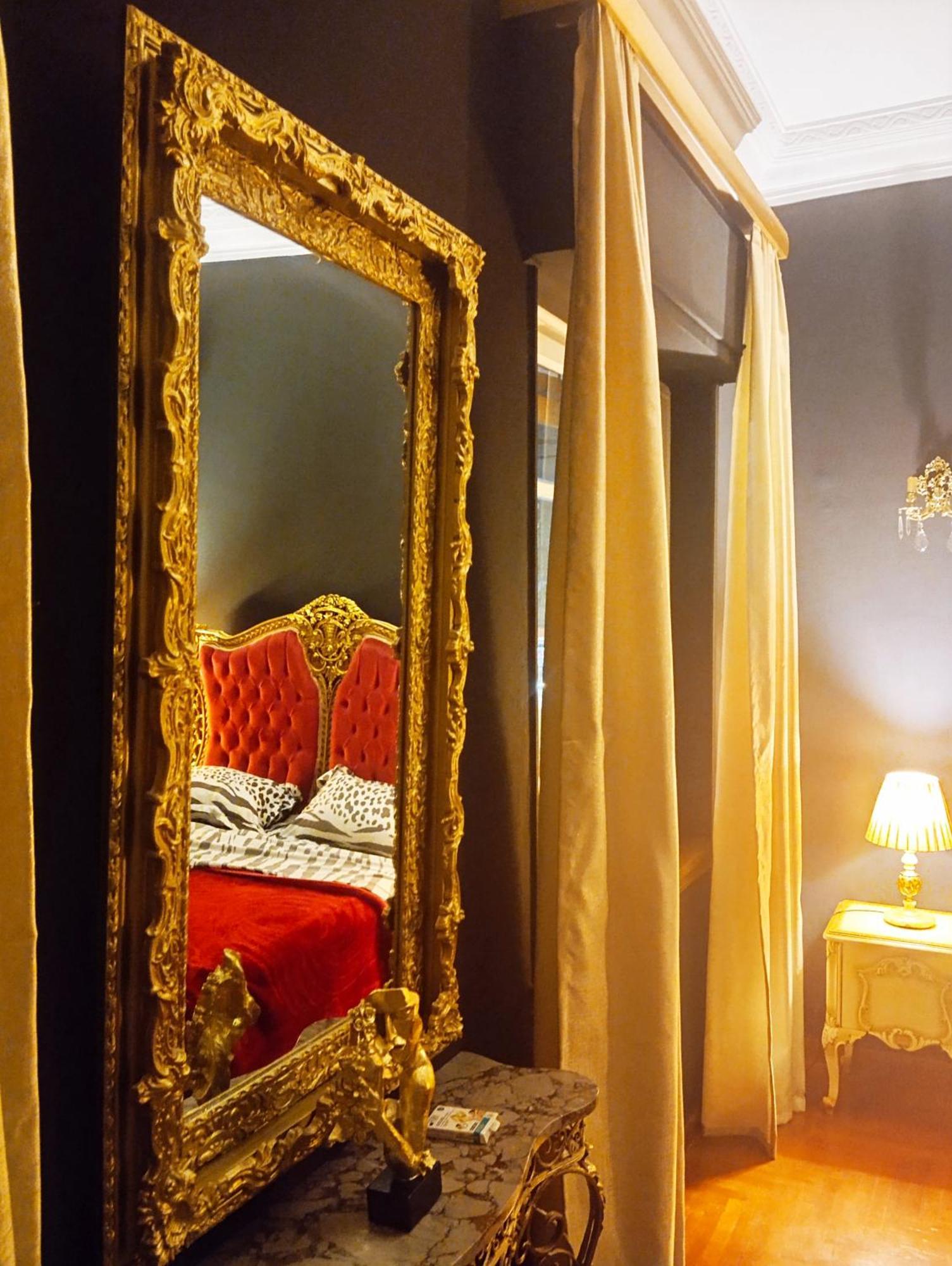 Iris Baroque Apartment Elefsína Buitenkant foto
